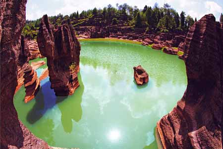 張家界、袁家界、天子山、紅石林、鳳凰古城四晚五日游