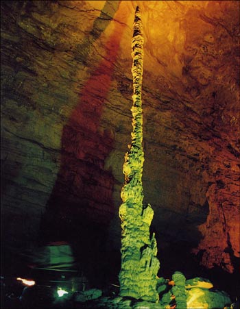 張家界國家森林公園、大峽谷、玻璃橋、鳳凰古城四日游