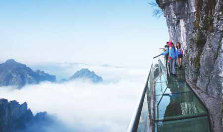 張家界國家森林公園、天子山、袁家界、金鞭溪、十里畫廊、玻璃橋、天門山、玻璃棧道兩晚三日游